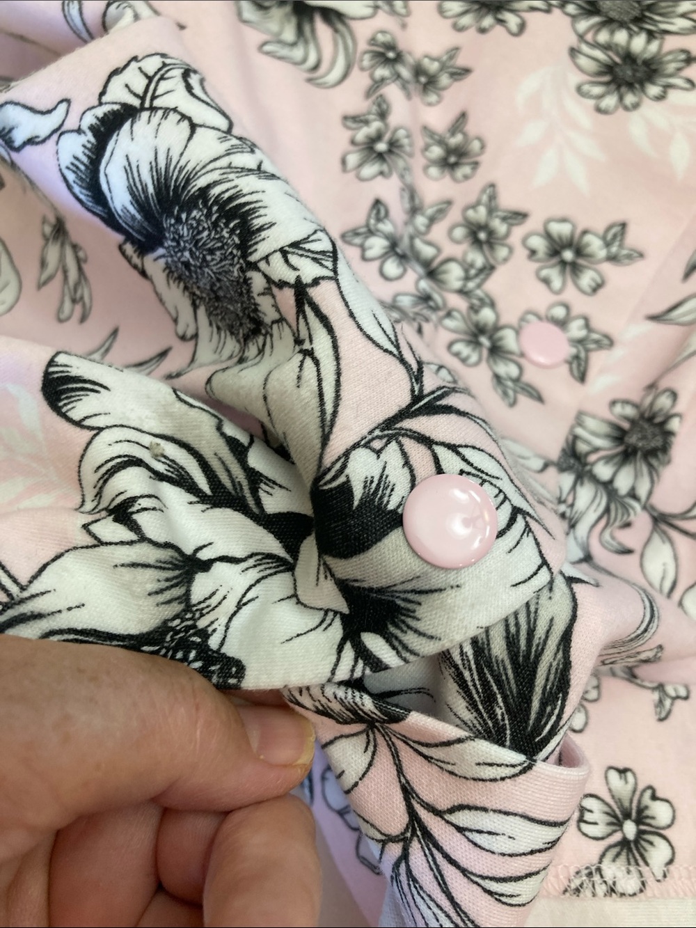 Miss Elaine Pink, Black and White Floral Snap-Front Night Robe XL NWT - Picture 9 of 10
